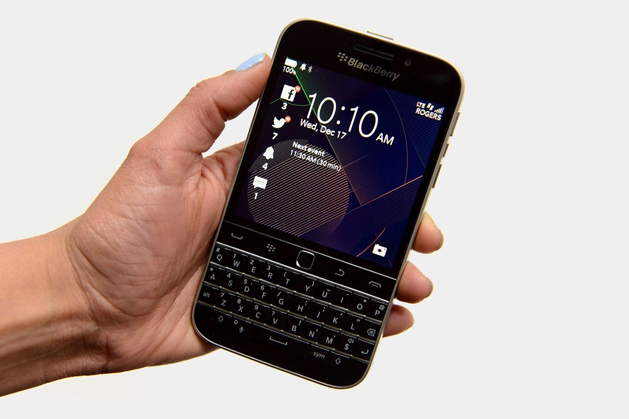 傲世皇朝app黑莓智能手机已经停产
