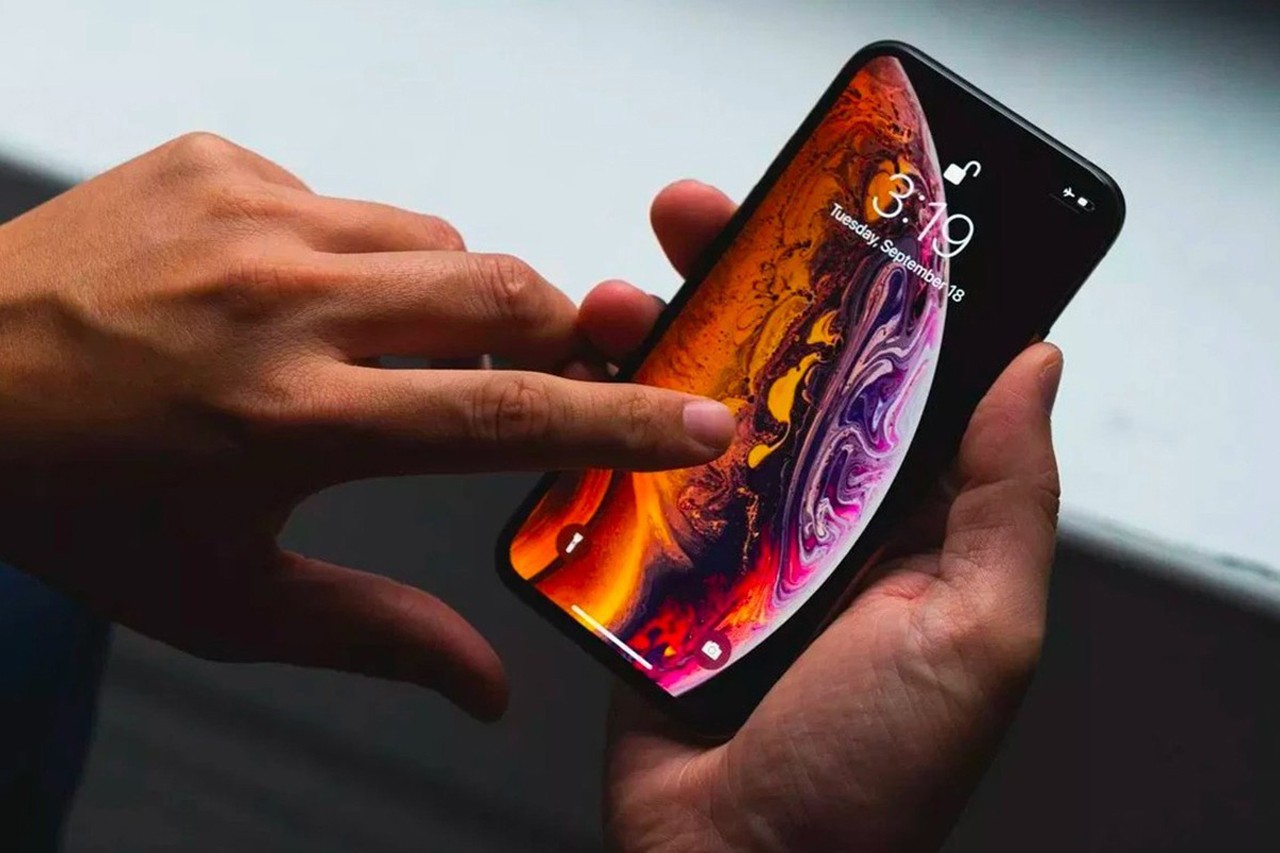 傲世皇朝登录一项新专利揭示了苹果公司正在研发可折叠的iPhone显示屏