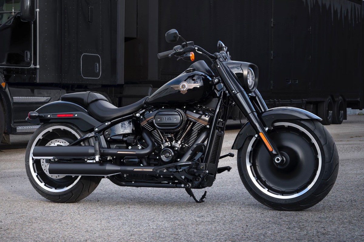 傲世皇朝招商哈雷戴维森(Harley-Davidson)以30周年纪念版向其“胖男孩”致敬
